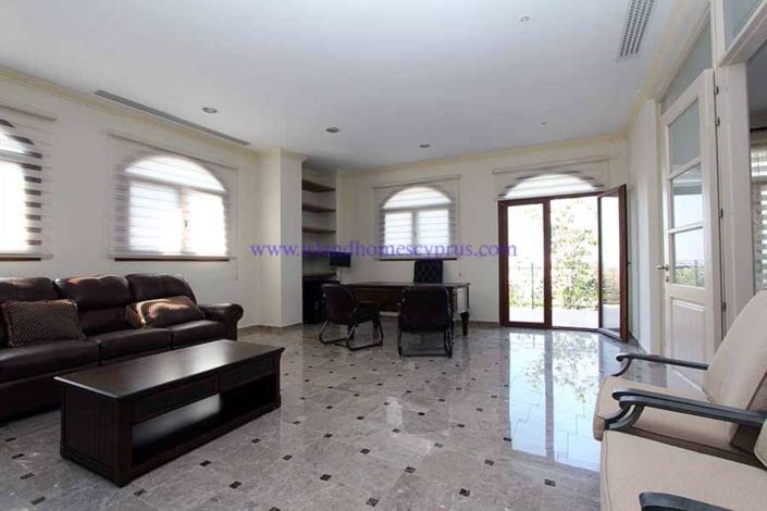 Image No.22-5 Bed Villa / Detached for sale