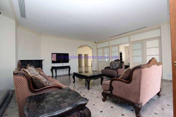 Image No.24-5 Bed Villa / Detached for sale