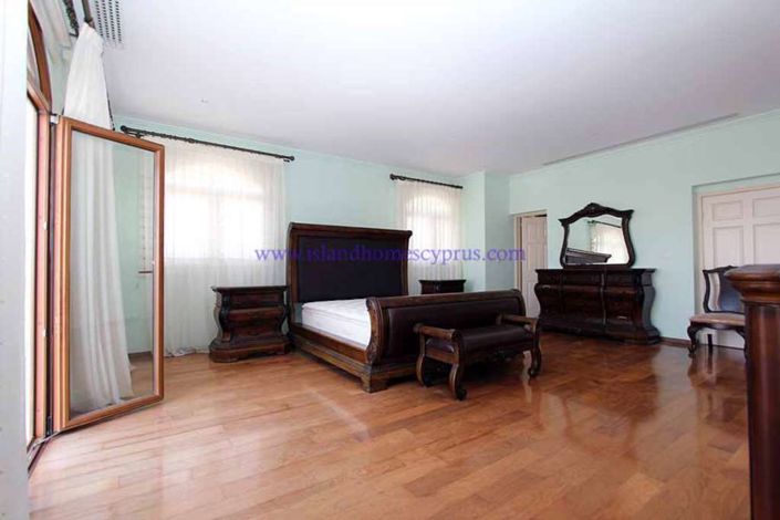 Image No.27-5 Bed Villa / Detached for sale