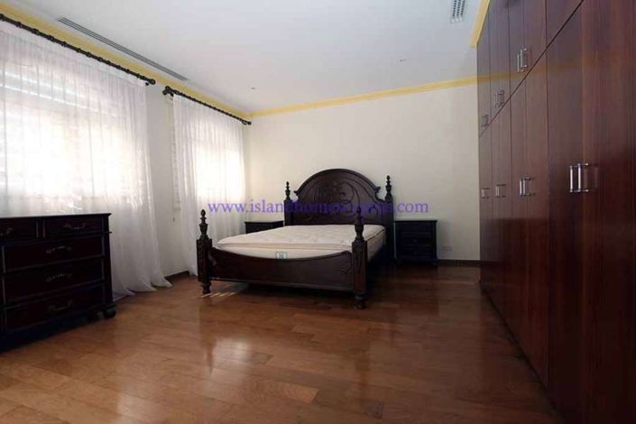 Image No.32-5 Bed Villa / Detached for sale