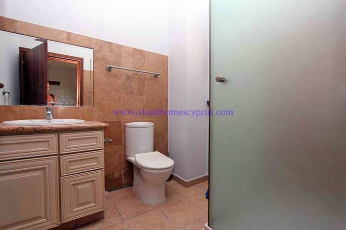 Image No.45-5 Bed Villa / Detached for sale