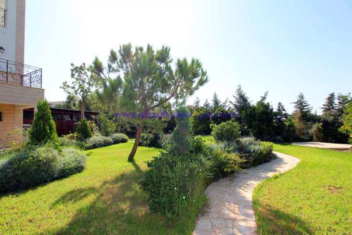 Image No.48-5 Bed Villa / Detached for sale