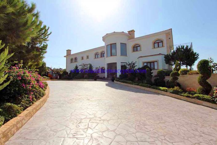 Image No.6-5 Bed Villa / Detached for sale