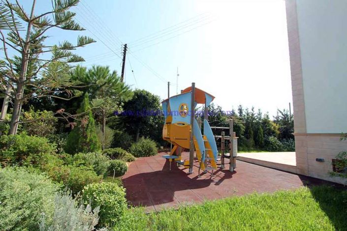 Image No.8-5 Bed Villa / Detached for sale