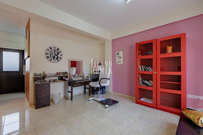 Image No.12-3 Bed Semi-Detached for sale