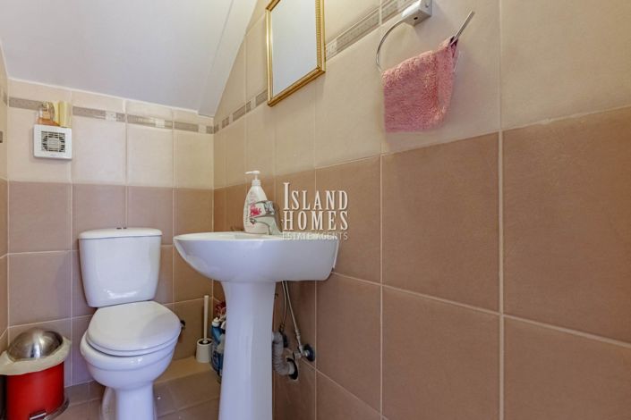 Image No.14-3 Bed Semi-Detached for sale