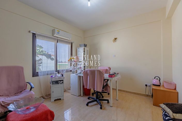 Image No.19-3 Bed Semi-Detached for sale