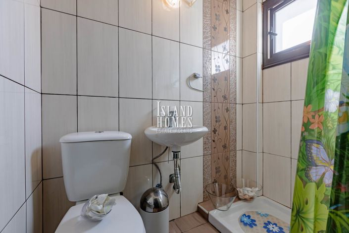 Image No.21-3 Bed Semi-Detached for sale