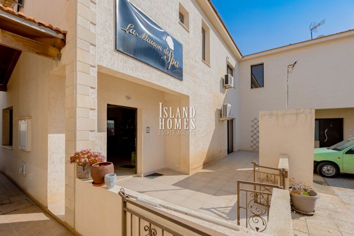 Image No.9-3 Bed Semi-Detached for sale