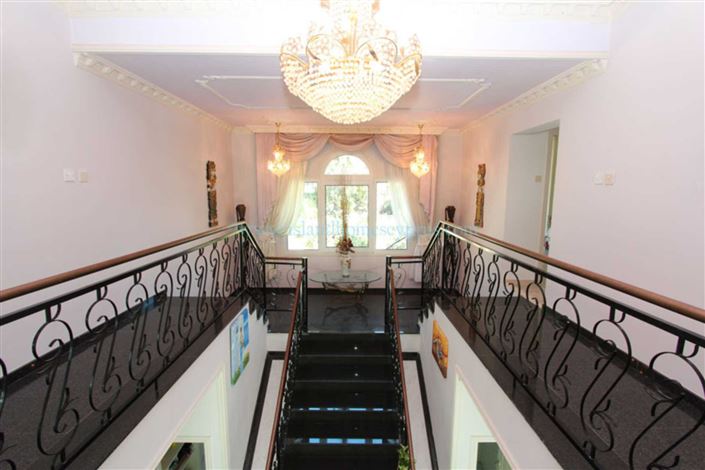 Image No.18-5 Bed Villa / Detached for sale