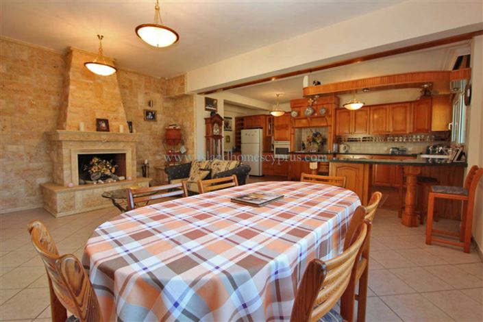 Image No.9-5 Bed Villa / Detached for sale