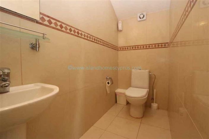 Image No.15-4 Bed Villa / Detached for sale