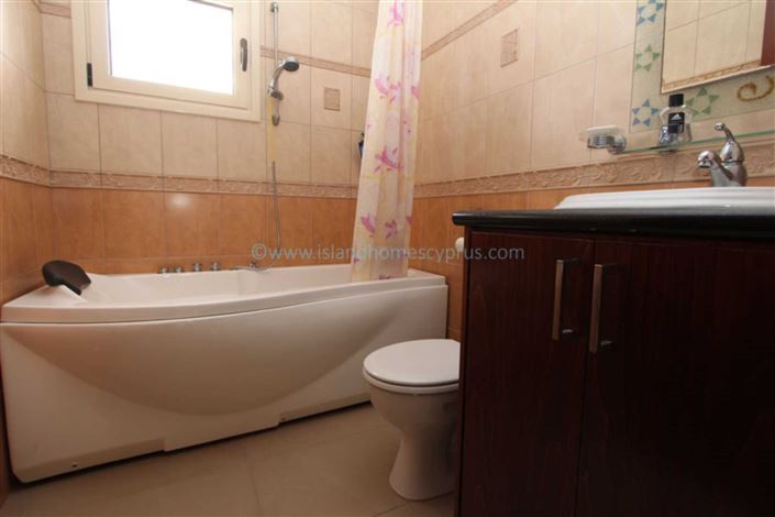 Image No.18-Villa / Détaché de 4 chambres à vendre à Ayia Thekla