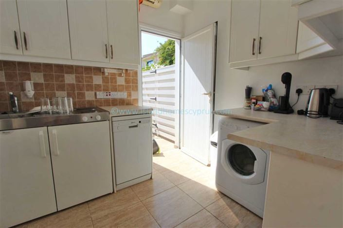 Image No.25-3 Bed Property for sale