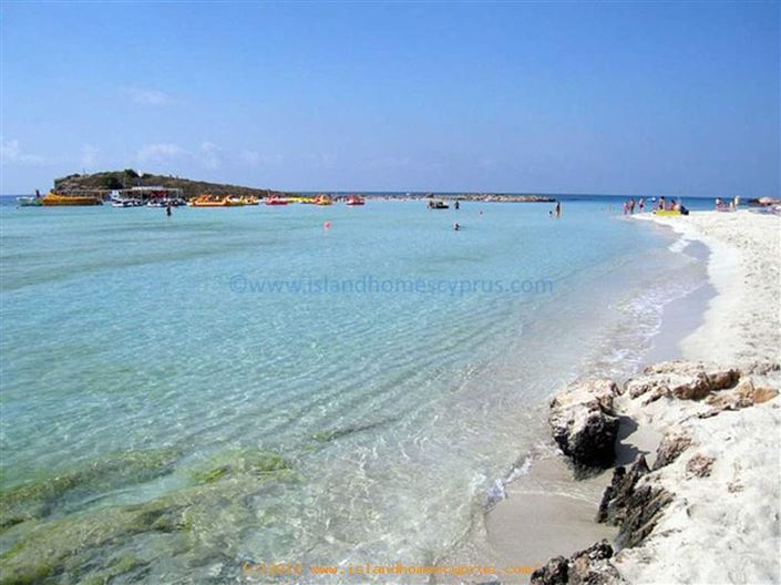 Image No.28-4 Bed Villa / Detached for sale