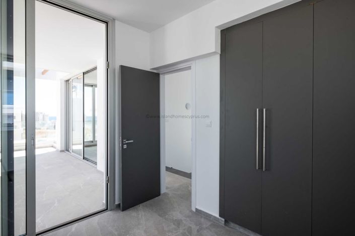 Image No.12-4 Bed Villa / Detached for sale