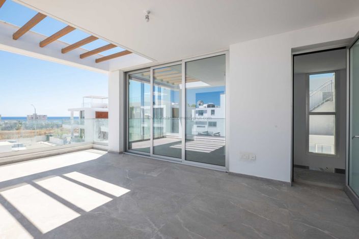 Image No.8-4 Bed Villa / Detached for sale