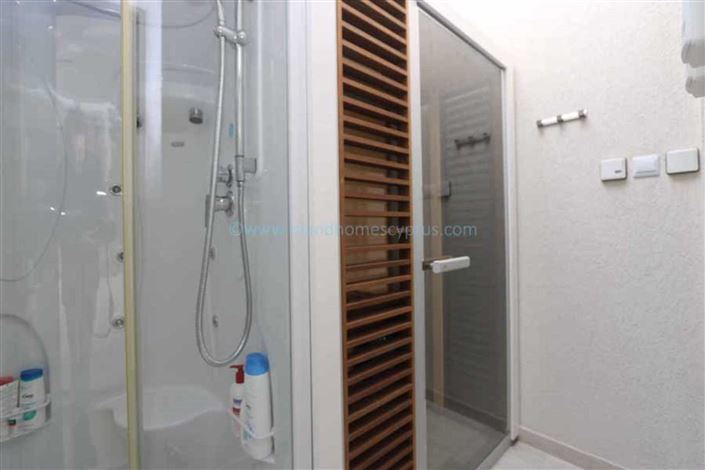 Image No.13-7 Bed Villa / Detached for sale