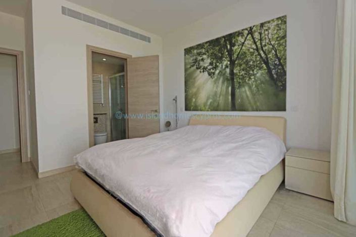 Image No.23-7 Bed Villa / Detached for sale