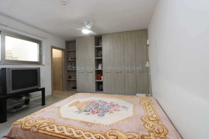 Image No.28-7 Bed Villa / Detached for sale