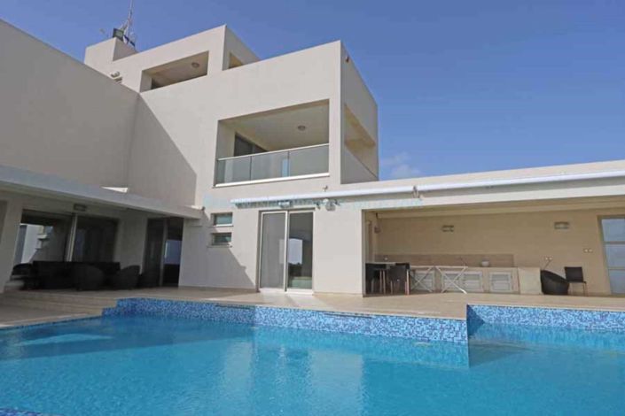 Image No.33-7 Bed Villa / Detached for sale