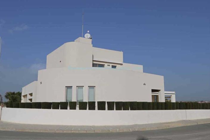 Image No.35-7 Bed Villa / Detached for sale