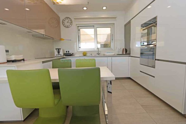 Image No.5-7 Bed Villa / Detached for sale