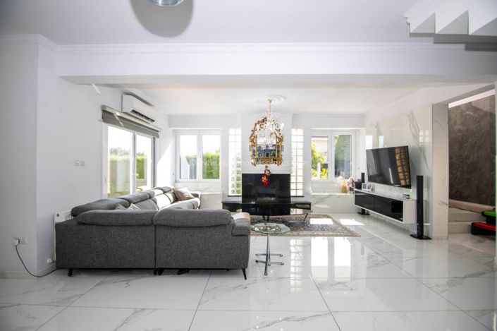 Image No.3-Villa / Détaché de 5 chambres à vendre à Deryneia