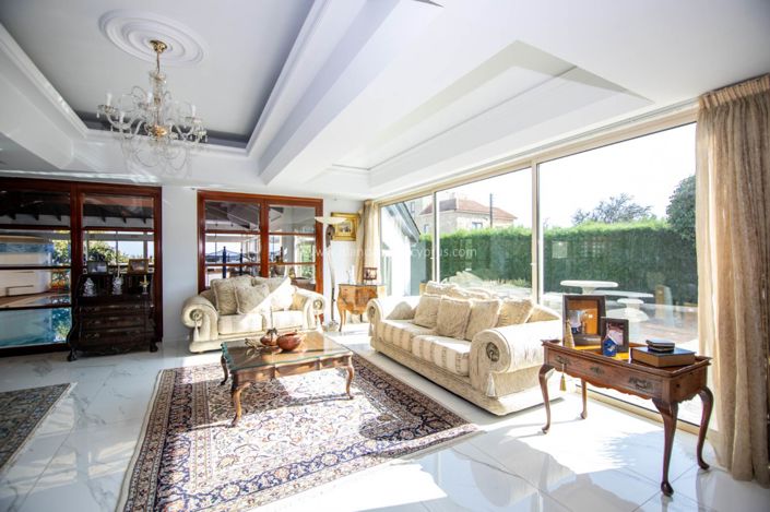 Image No.9-Villa / Détaché de 5 chambres à vendre à Deryneia