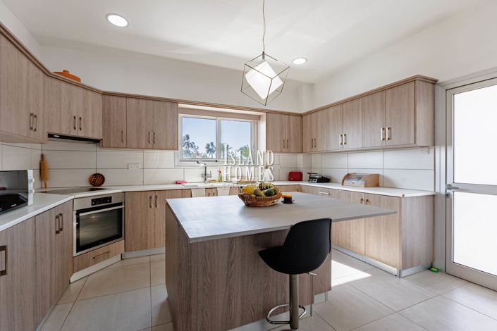 Image No.4-5 Bed Villa / Detached for sale