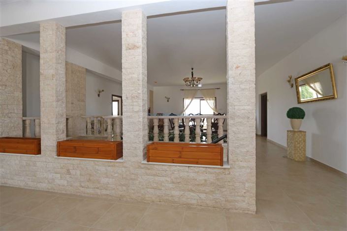 Image No.38-Villa / Détaché de 20 chambres à vendre à Deryneia