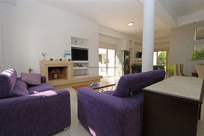 Image No.2-Villa / Détaché de 6 chambres à vendre à Paralimni