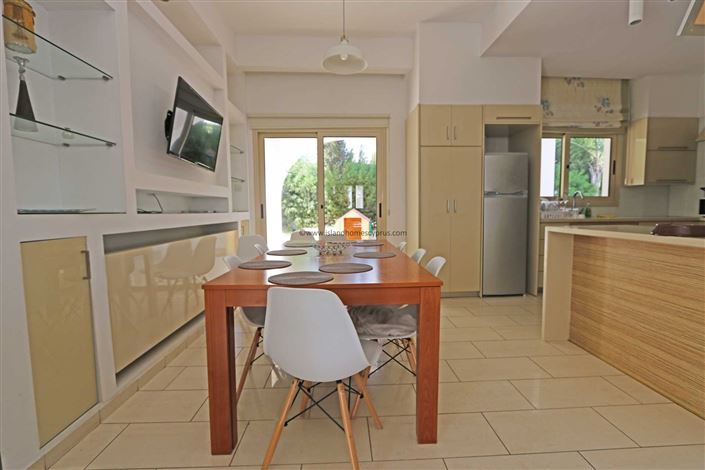 Image No.4-Villa / Détaché de 6 chambres à vendre à Paralimni