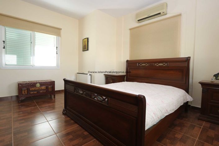 Image No.14-3 Bed Villa / Detached for sale