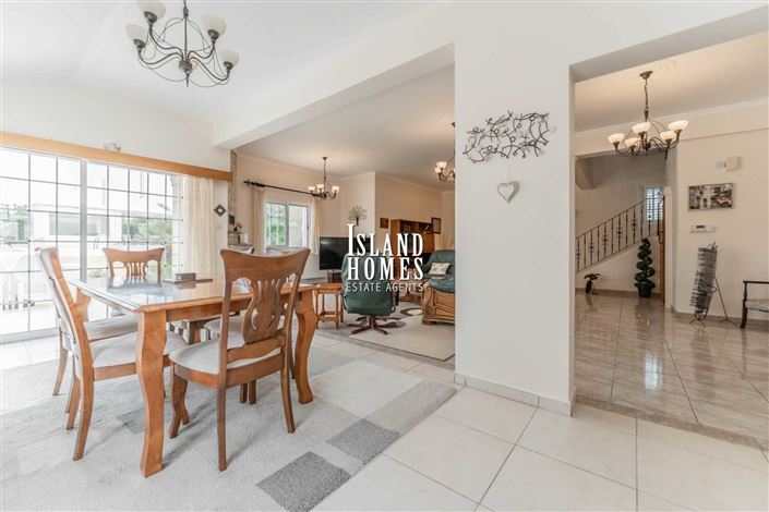 Image No.14-4 Bed Villa / Detached for sale