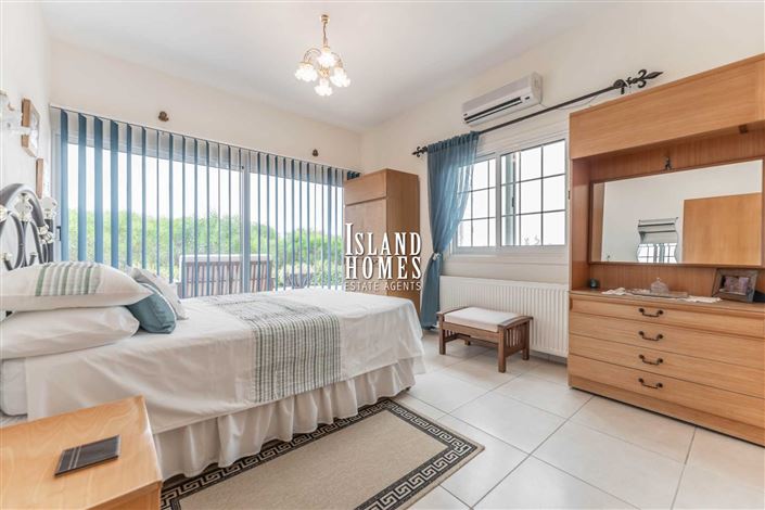 Image No.24-4 Bed Villa / Detached for sale