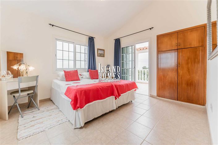 Image No.27-4 Bed Villa / Detached for sale