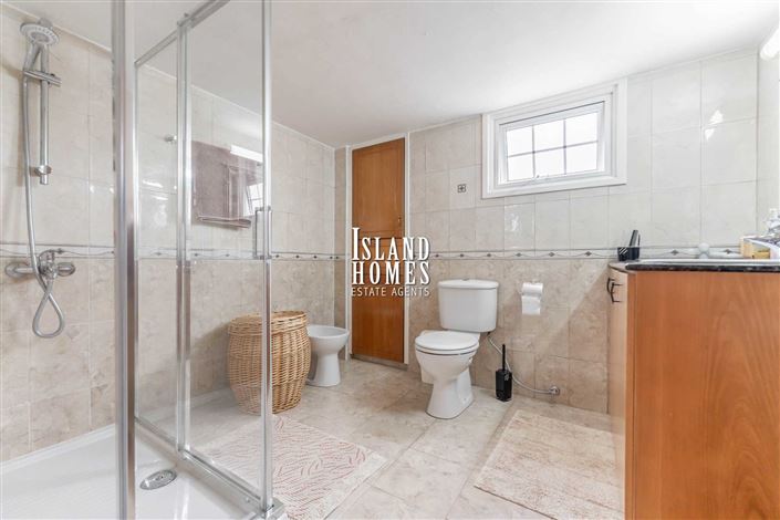 Image No.30-4 Bed Villa / Detached for sale