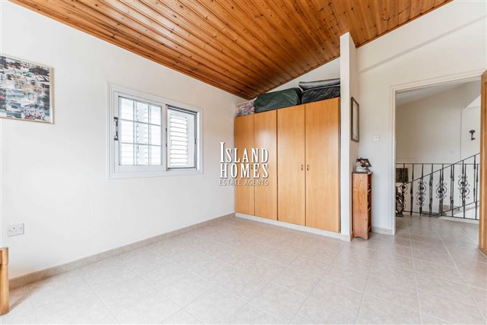 Image No.38-4 Bed Villa / Detached for sale