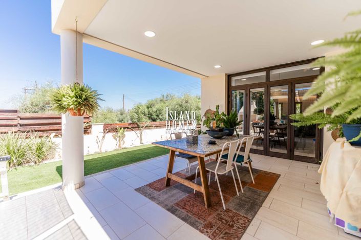 Image No.11-Villa / Détaché de 6 chambres à vendre à Deryneia