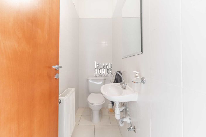 Image No.18-Villa / Détaché de 6 chambres à vendre à Deryneia