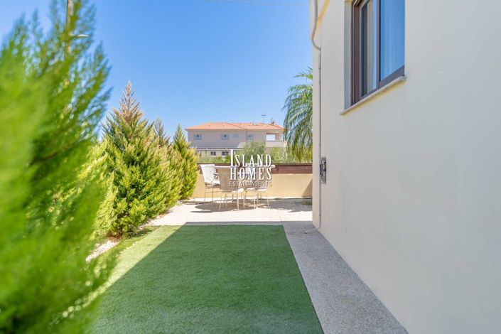 Image No.20-Villa / Détaché de 6 chambres à vendre à Deryneia