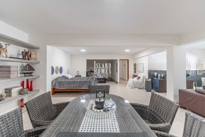 Image No.32-Villa / Détaché de 6 chambres à vendre à Deryneia