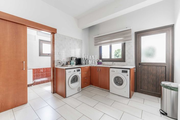 Image No.37-Villa / Détaché de 6 chambres à vendre à Deryneia