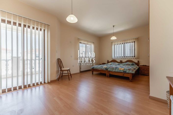 Image No.17-4 Bed Villa / Detached for sale