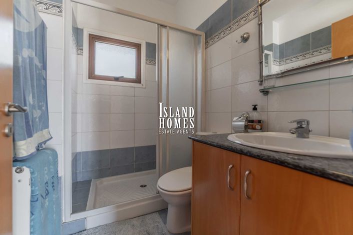 Image No.34-4 Bed Villa / Detached for sale