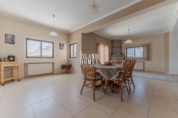 Image No.9-4 Bed Villa / Detached for sale