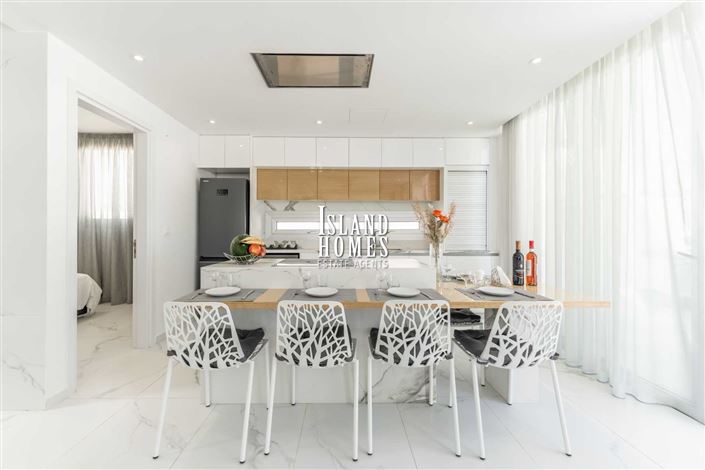 Image No.12-5 Bed Villa / Detached for sale