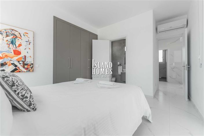 Image No.21-5 Bed Villa / Detached for sale