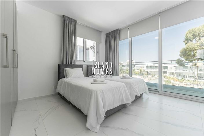 Image No.30-5 Bed Villa / Detached for sale